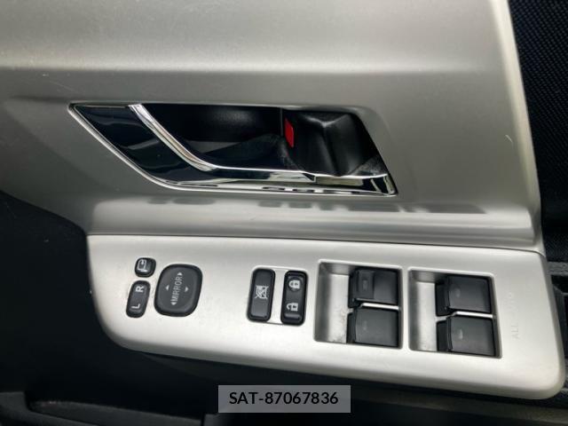 Toyota VOXY 2011-01 8667063-13