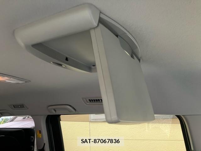 Toyota VOXY 2011-01 8667063-16