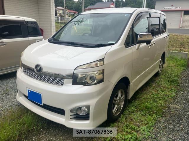 Toyota VOXY 2011-01 8667063-1