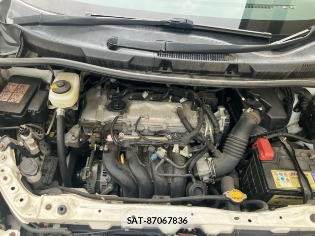 Toyota VOXY 2011-01 8667063-23