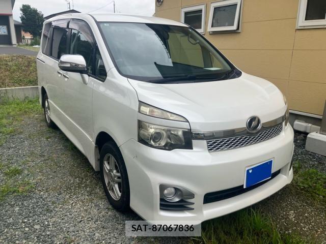 Toyota VOXY 2011-01 8667063-2