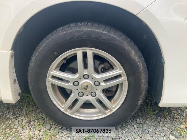Toyota VOXY 2011-01 8667063-8