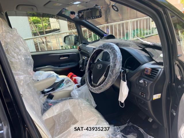 Toyota VOXY 2014-08 8662088-10