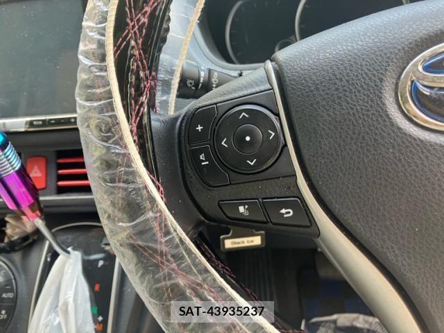 Toyota VOXY 2014-08 8662088-12