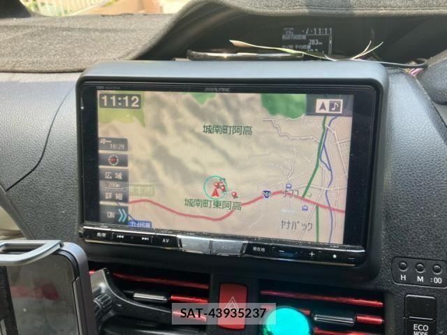 Toyota VOXY 2014-08 8662088-18