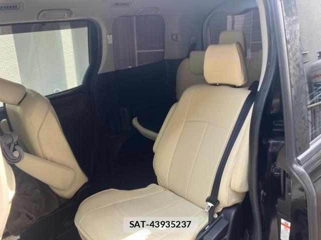Toyota VOXY 2014-08 8662088-22