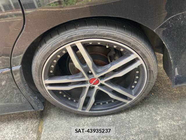 Toyota VOXY 2014-08 8662088-7