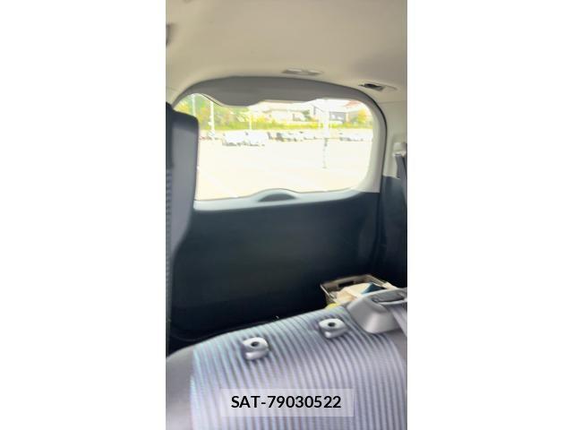 Toyota VOXY 2014-10 8662084-9