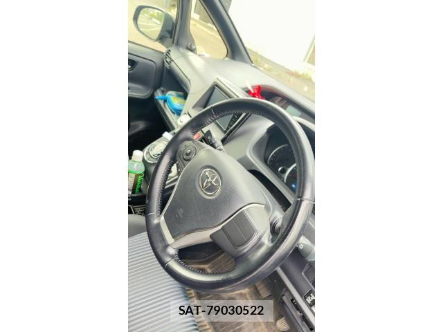 Toyota VOXY 2014-10 8662084-13