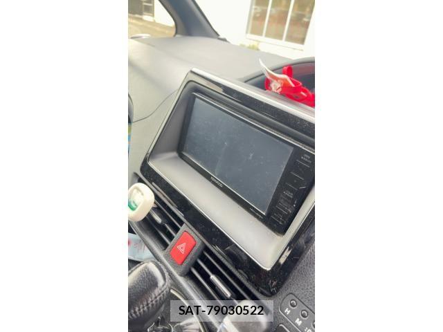 Toyota VOXY 2014-10 8662084-16