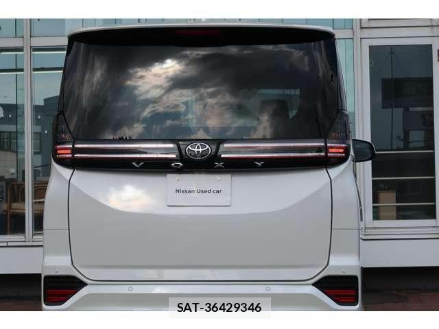 Toyota VOXY 2023-09 8667062-18