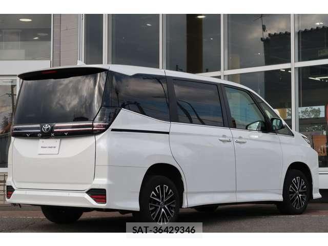 Toyota VOXY 2023-09 8667062-1