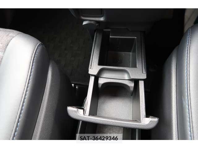 Toyota VOXY 2023-09 8667062-28