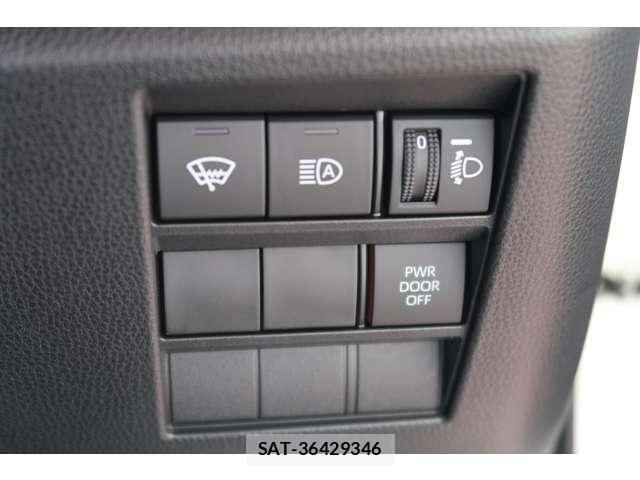 Toyota VOXY 2023-09 8667062-4