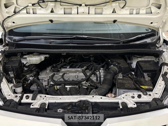 Toyota VOXY 2017-07 8686812-27