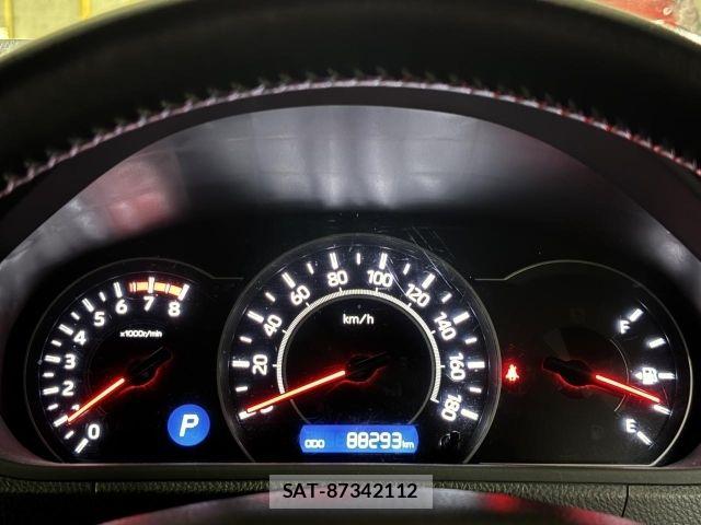 Toyota VOXY 2017-07 8686812-29