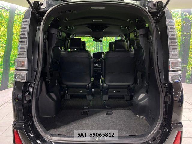 Toyota VOXY 2021-04 8746461-11