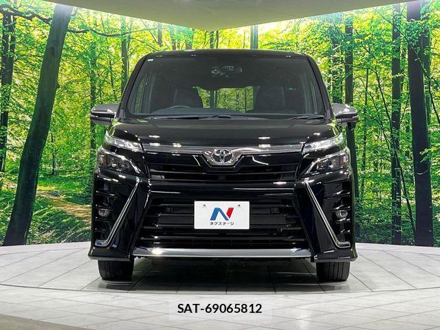 Toyota VOXY 2021-04 8746461-15