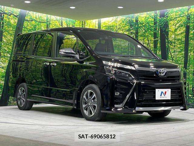 Toyota VOXY 2021-04 8746461-17