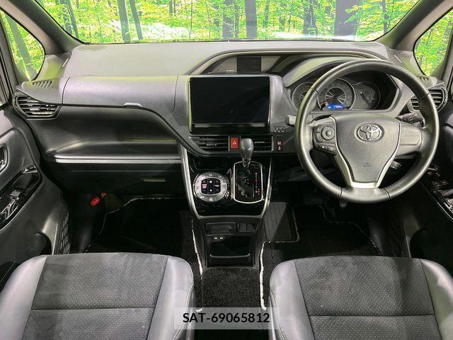 Toyota VOXY 2021-04 8746461-1