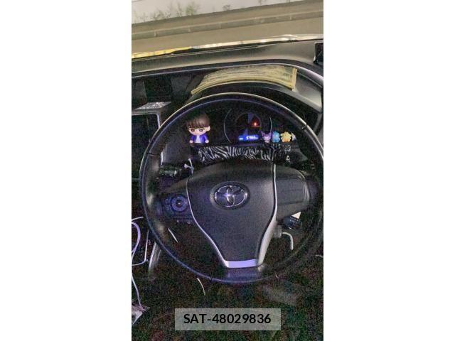 Toyota VOXY 2019-03 8746463-12