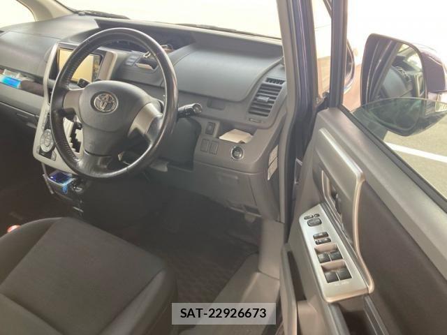 Toyota VOXY 2008-08 8746464-11