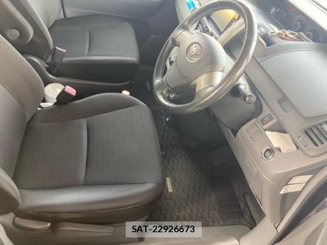 Toyota VOXY 2008-08 8746464-12