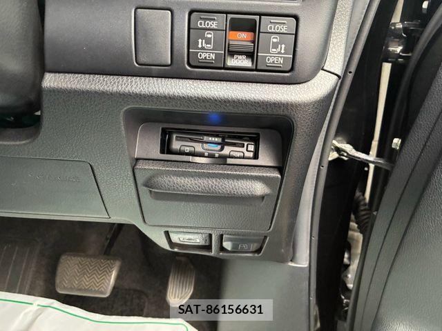 Toyota VOXY 2021-06 8746462-10