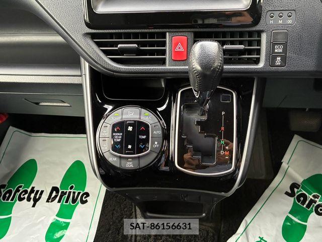 Toyota VOXY 2021-06 8746462-11