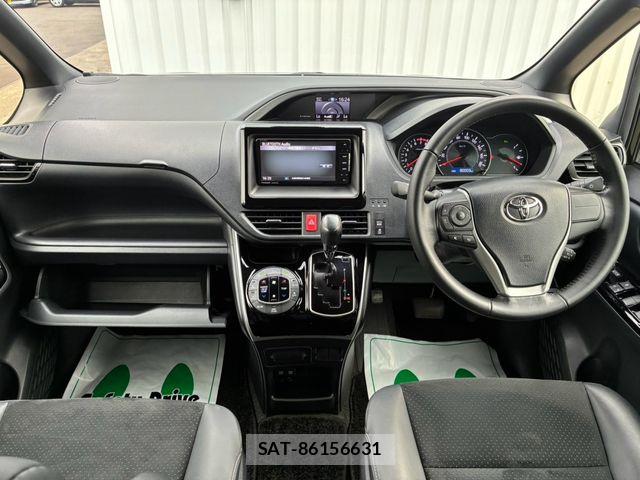 Toyota VOXY 2021-06 8746462-1