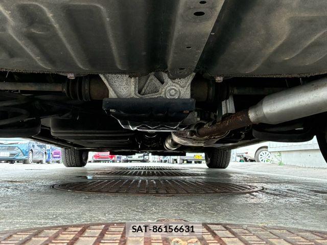 Toyota VOXY 2021-06 8746462-3