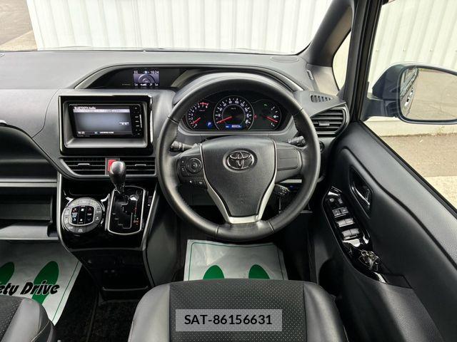 Toyota VOXY 2021-06 8746462-8
