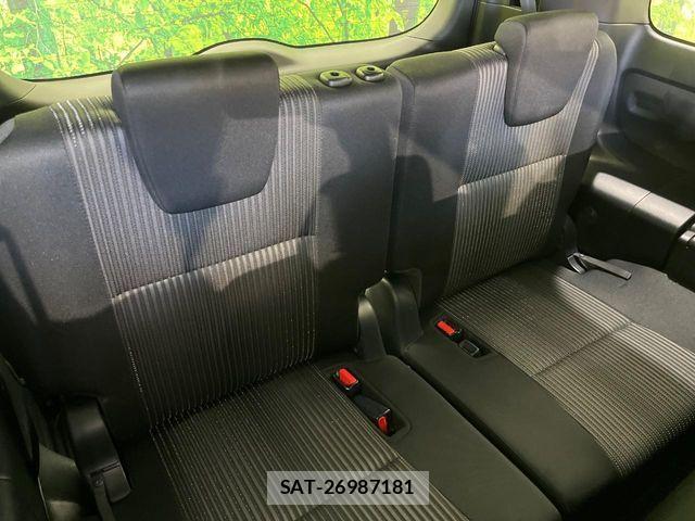 Toyota VOXY 2017-08 8782428-9