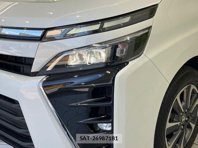 Toyota VOXY 2017-08 8782428-13