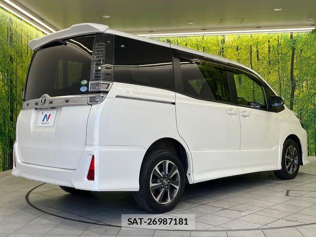 Toyota VOXY 2017-08 8782428-17