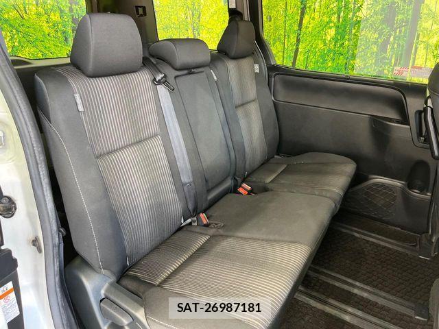 Toyota VOXY 2017-08 8782428-8