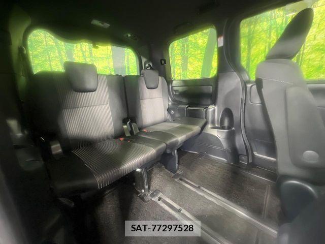 Toyota VOXY 2019-11 8782429-9