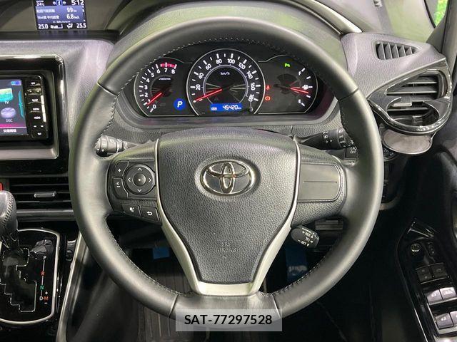 Toyota VOXY 2019-11 8782429-11