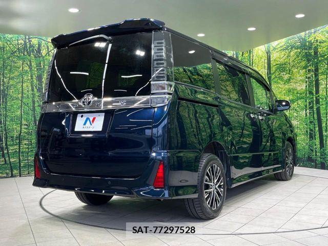 Toyota VOXY 2019-11 8782429-16