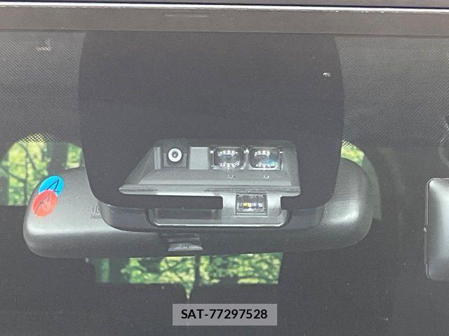 Toyota VOXY 2019-11 8782429-4