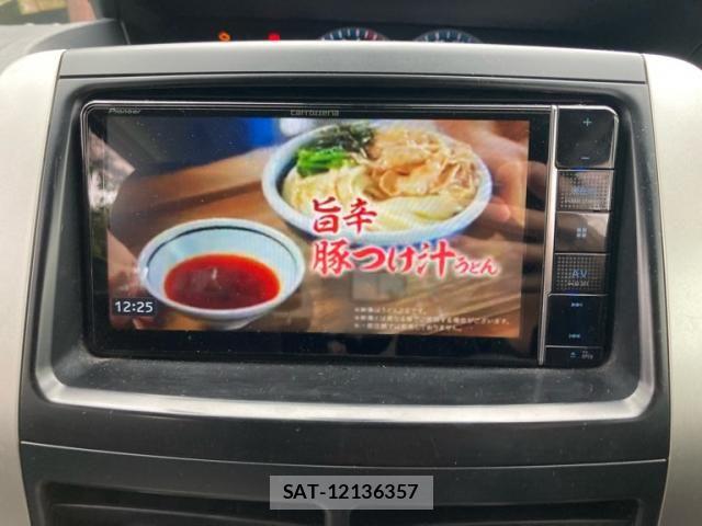 Toyota VOXY 2013-09 8782433-20