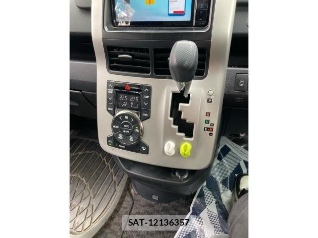 Toyota VOXY 2013-09 8782433-23