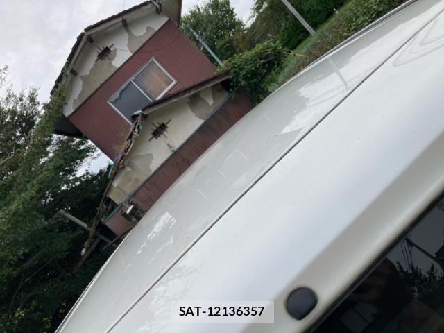 Toyota VOXY 2013-09 8782433-6