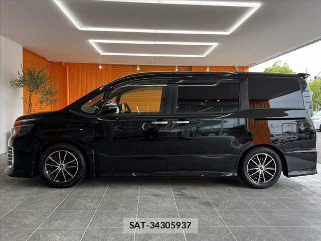 Toyota VOXY 2014-06 8782432-10