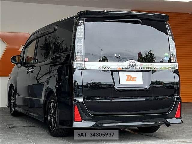 Toyota VOXY 2014-06 8782432-12