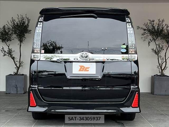Toyota VOXY 2014-06 8782432-13