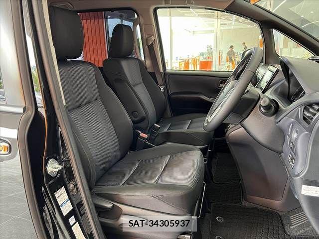 Toyota VOXY 2014-06 8782432-15