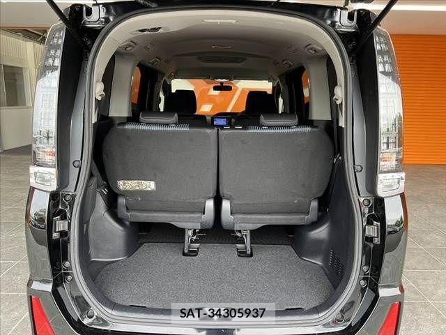 Toyota VOXY 2014-06 8782432-20