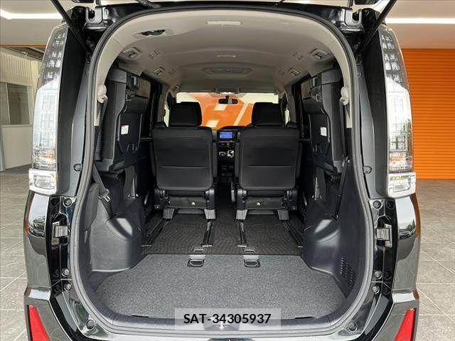 Toyota VOXY 2014-06 8782432-21