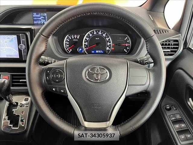 Toyota VOXY 2014-06 8782432-25